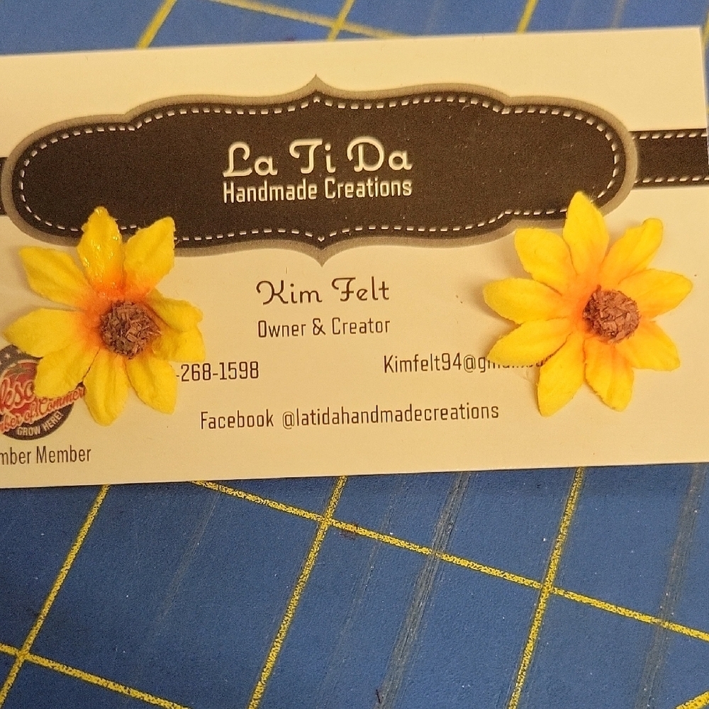 La Ti Da Handmade Sunflower Floral Yellow Flower Earrings